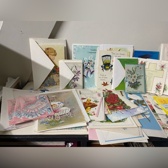 Large collection of vintage greeting cards - Picture 3 of 10